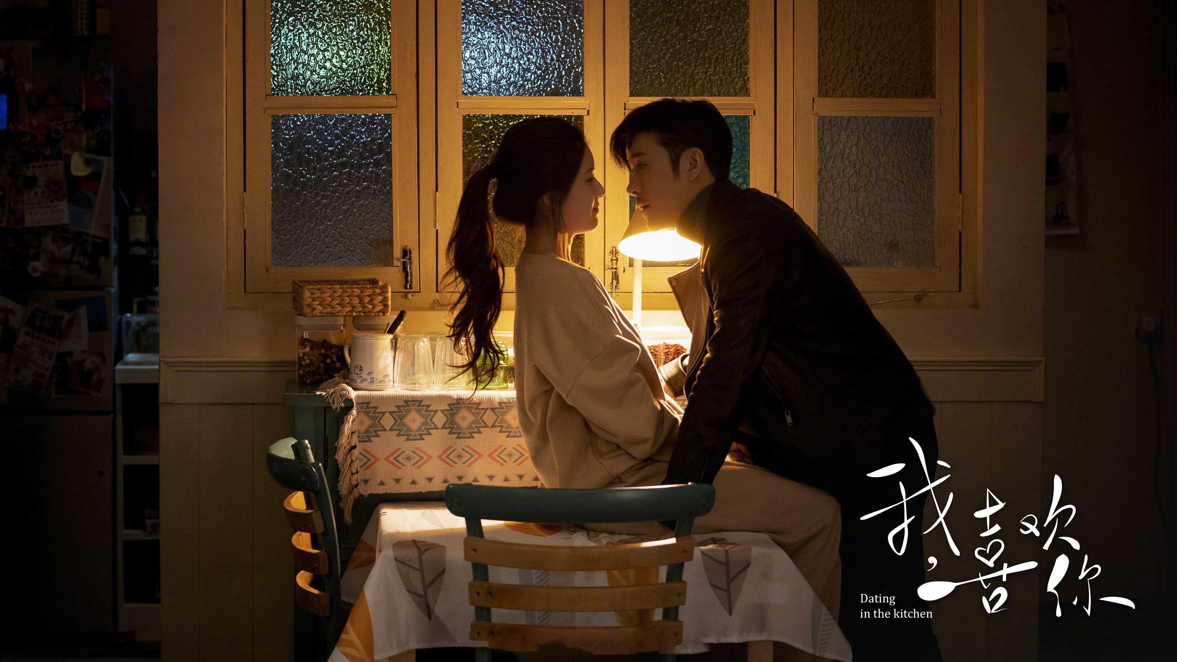 战术体系逐渐稳定球员在不同位置上展现出更强执行能力，球队战术打法