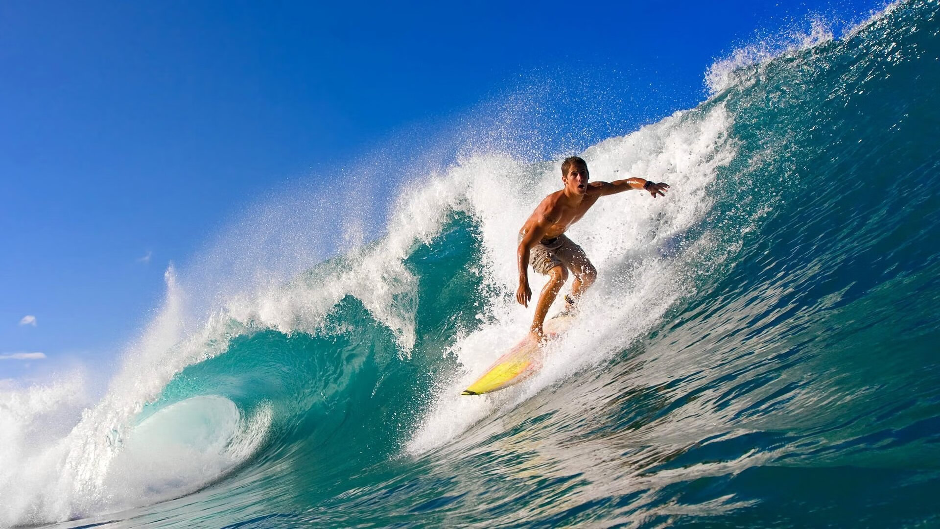 世界青少年滑雪挑战赛在东北激烈进行，青少年滑雪赛事